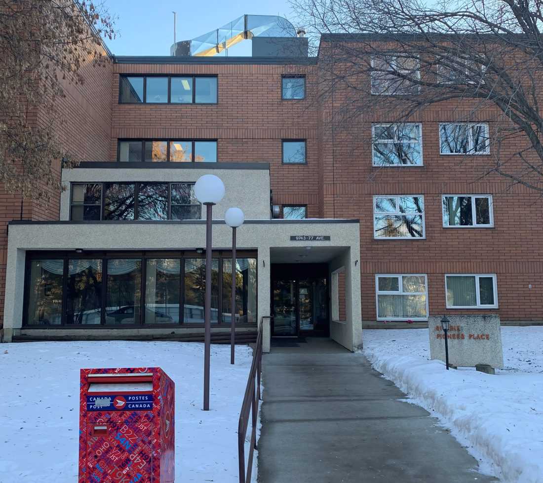 Ritchie Pioneer Place · Edmonton 65+ Apartment Building