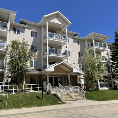 Lindsford Park Condos Leduc