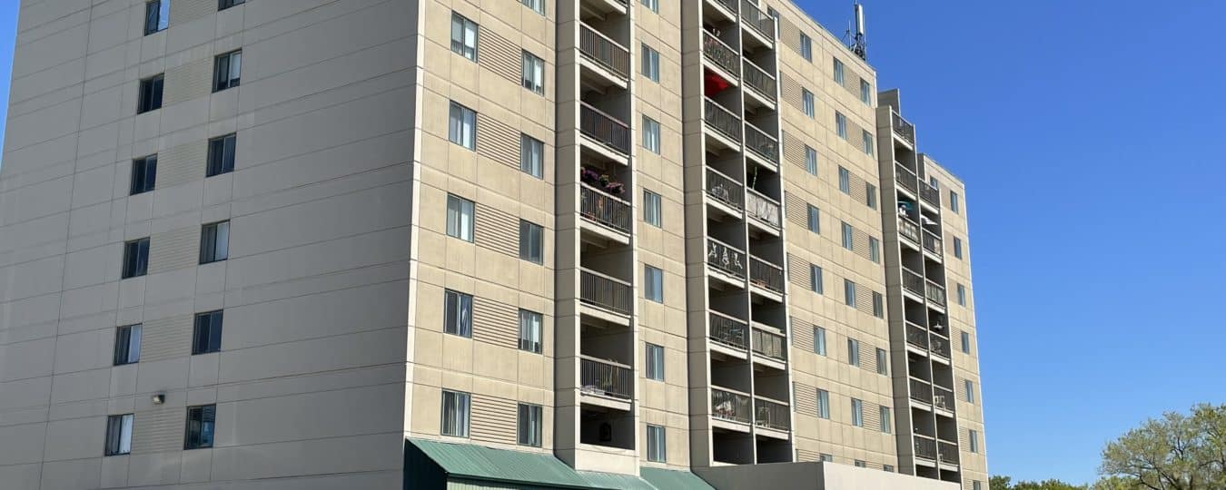 Summit Square Apartments for rent in Leduc